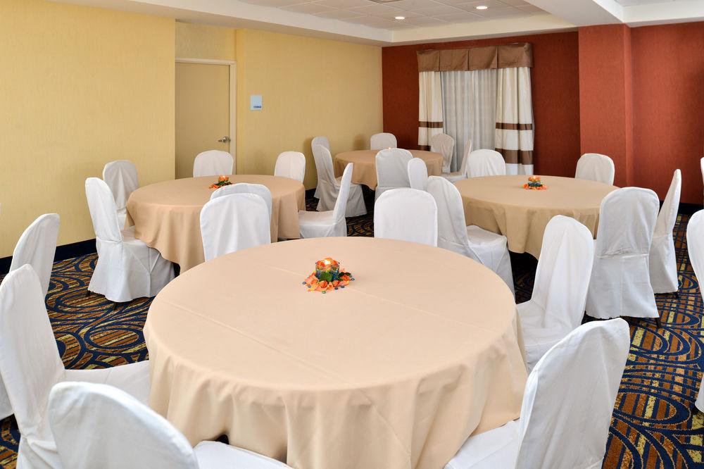 Holiday Inn Express & Suites Peekskill-Lower Hudson Valley By Ihg Exterior foto