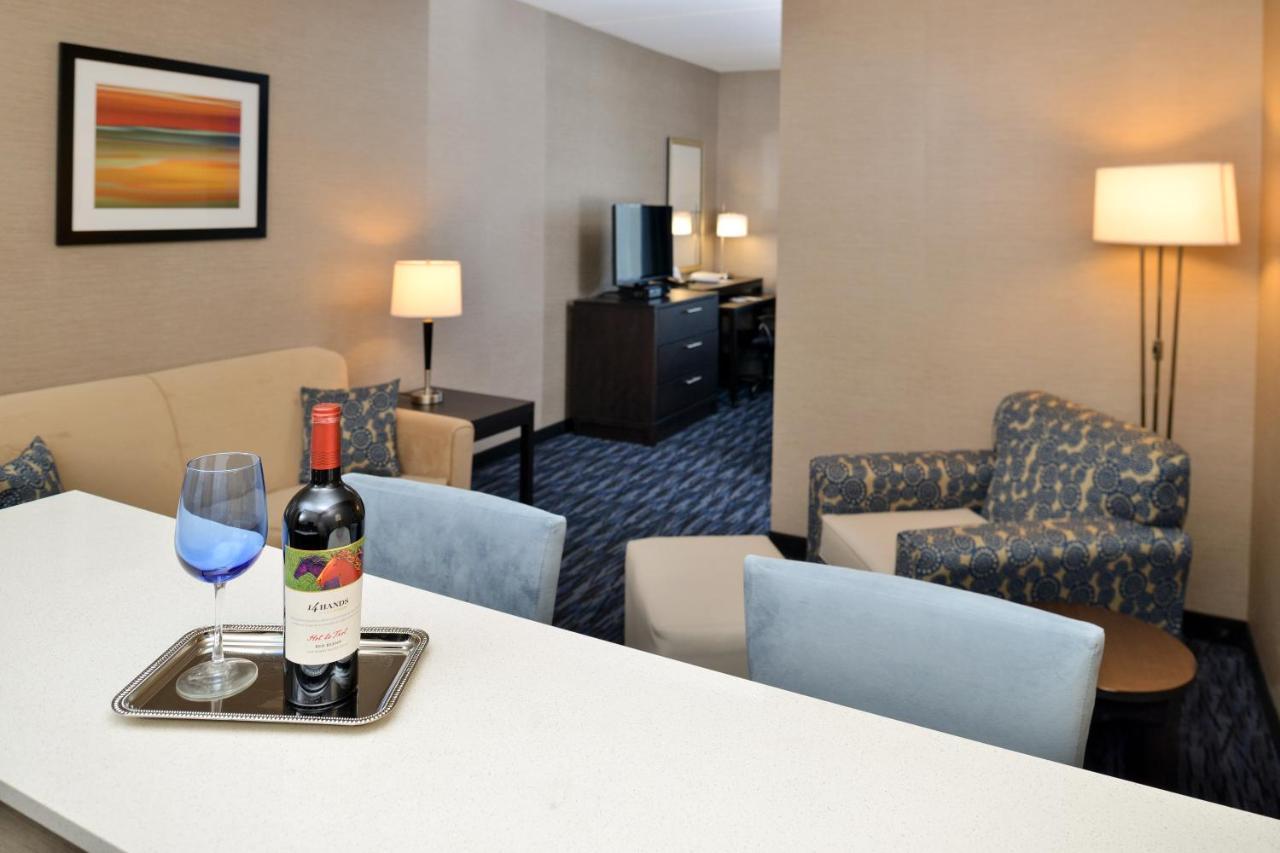 Holiday Inn Express & Suites Peekskill-Lower Hudson Valley By Ihg Exterior foto